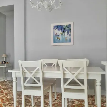 En El Centro Entre El Puerto Y Playas خيخون