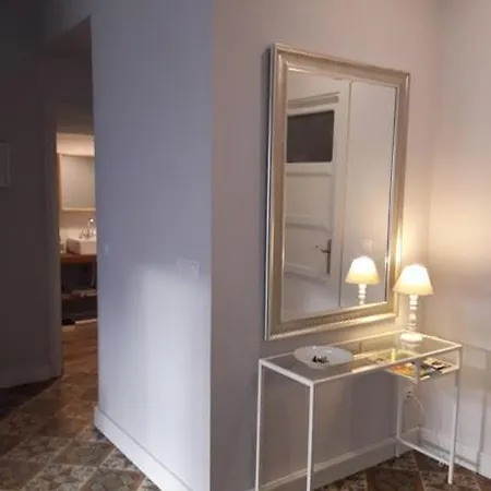 En El Centro Entre El Puerto Y Playas